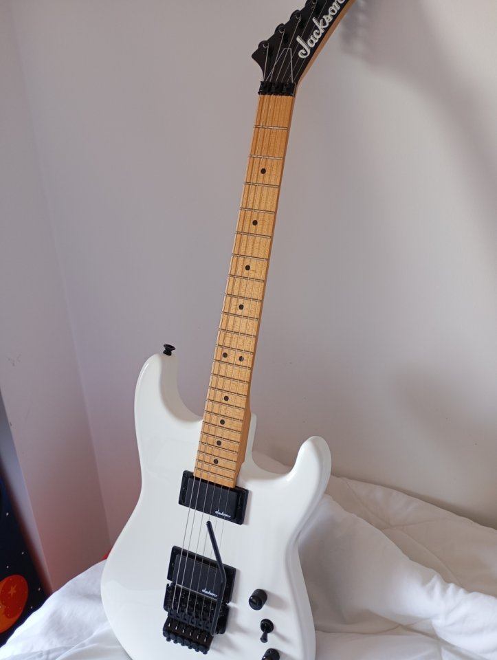 Jackson Pro Origins 1985 San Dimas SD1 HH FR MN Snow White (a estrenar) de segunda mano · Foto 6 de 6 · Pontevedra · 650 €