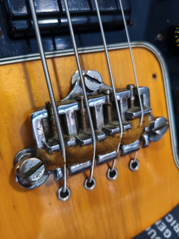 Bajo Gibson Ripper 1982 de segunda mano · Foto 9 de 9 · Asturias · 2490 €
