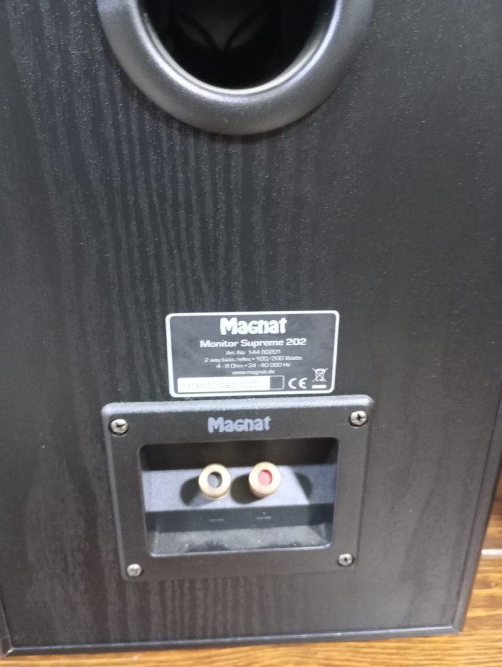 altavoces magnat supreme 202 de segunda mano · Foto 6 de 6 · Barcelona · 80 €