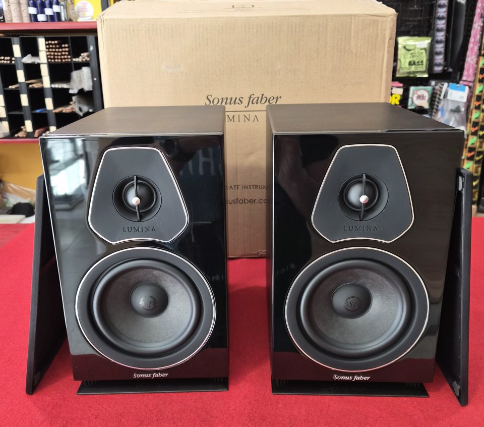 Sonus Faber Lumina ii altavoces hifi. de segunda mano · Foto 1 de 6 · Girona · 979 €