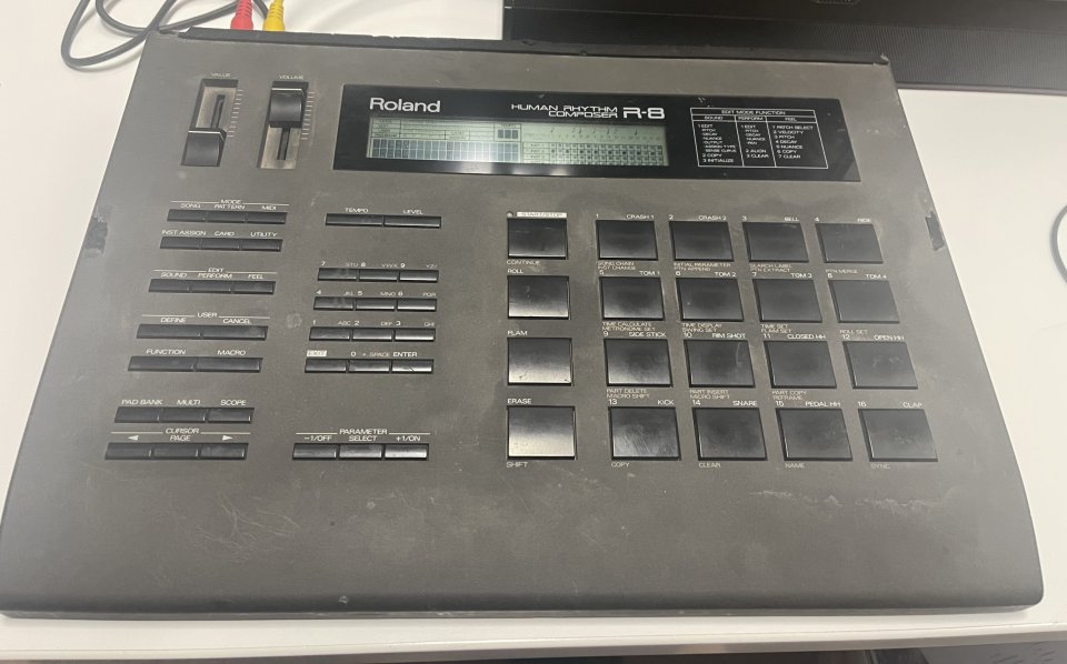 Roland R8 en buen estado