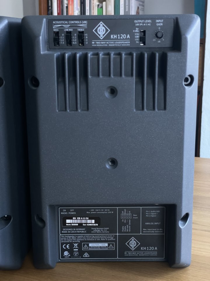 Monitores Neumann KH 120A de segunda mano · Foto 4 de 6 · Sevilla · 850 €