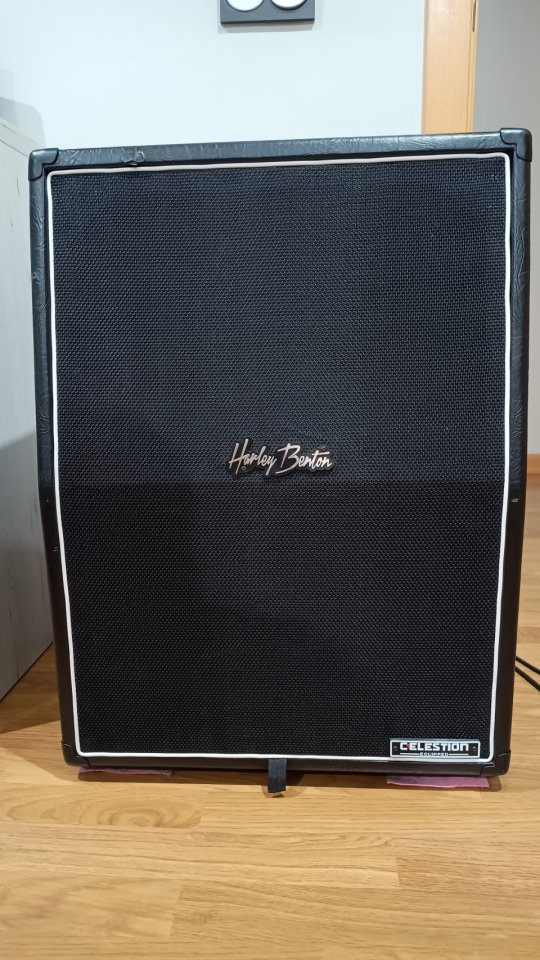 PANTALLA HARLEY BENTON G212 VERTICAL Celestion V30 de segunda mano · Foto 2 de 7 · Ciudad Real · 160 €