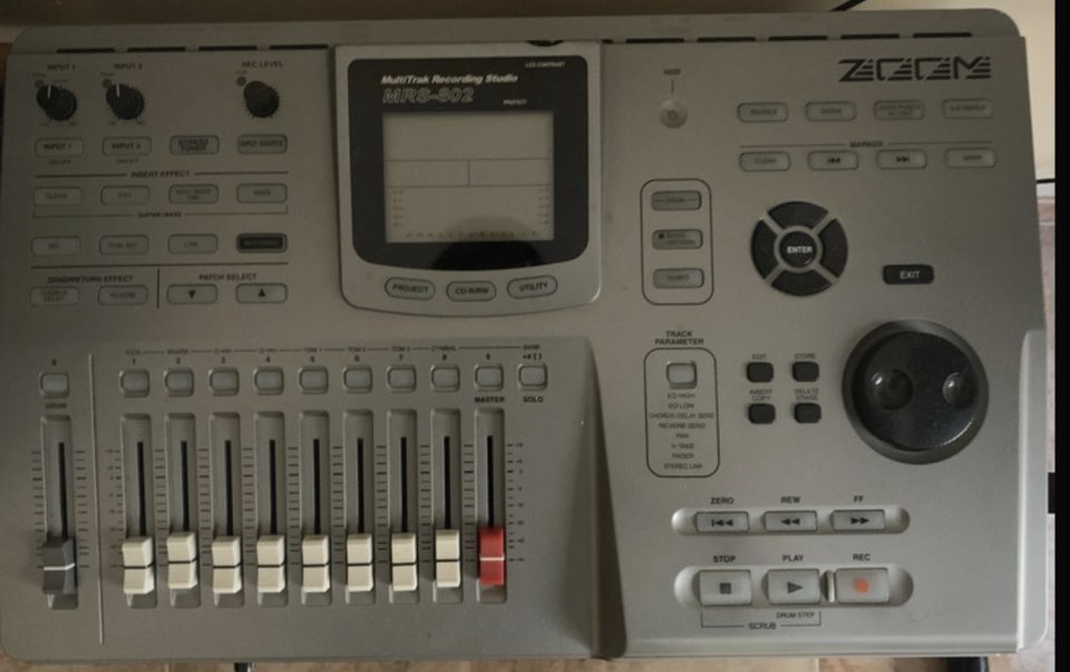 Grabadora Multipistas Zoom MRS-802 de segunda mano · Foto 1 de 5 · Barcelona · 120 €