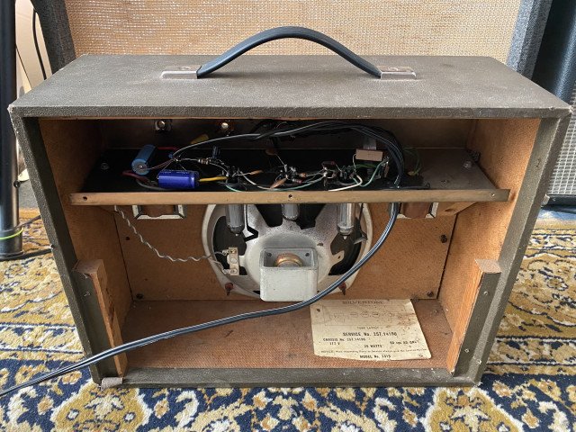 Amplificador Silvertone Sears XL 1419 Vintage 60's (VIDEOS) de segunda mano · Foto 3 de 5 · Madrid · 450 €
