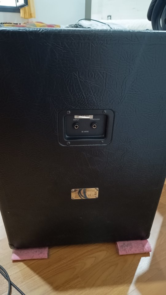 PANTALLA HARLEY BENTON G212 VERTICAL Celestion V30 de segunda mano · Foto 7 de 7 · Ciudad Real · 160 €
