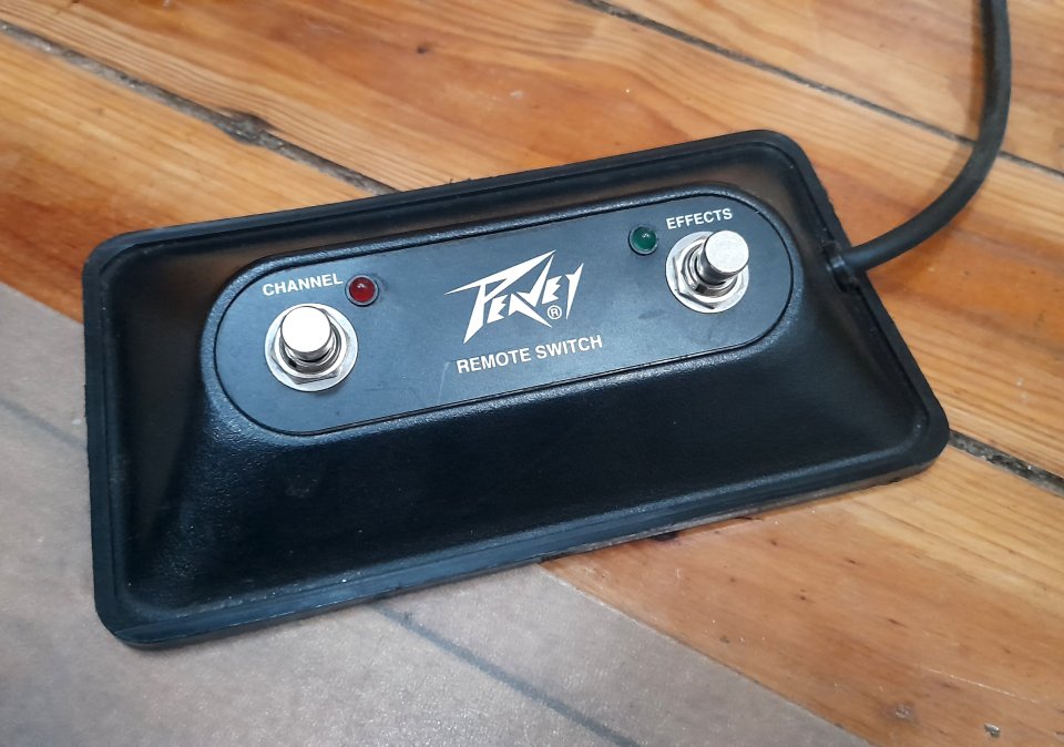 Peavey 6505 (cabezal y pantalla 4x12)