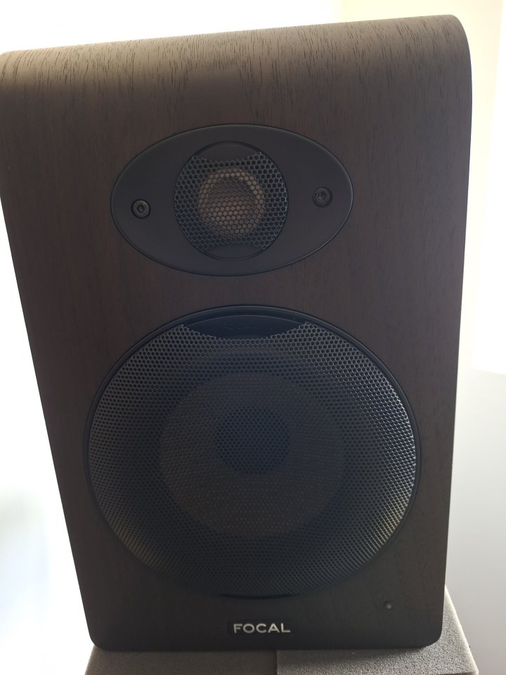 Sistema monitores Focal Shape 50 y Sub Focal One de segunda mano · Foto 5 de 10 · Gipuzkoa · 1000 €
