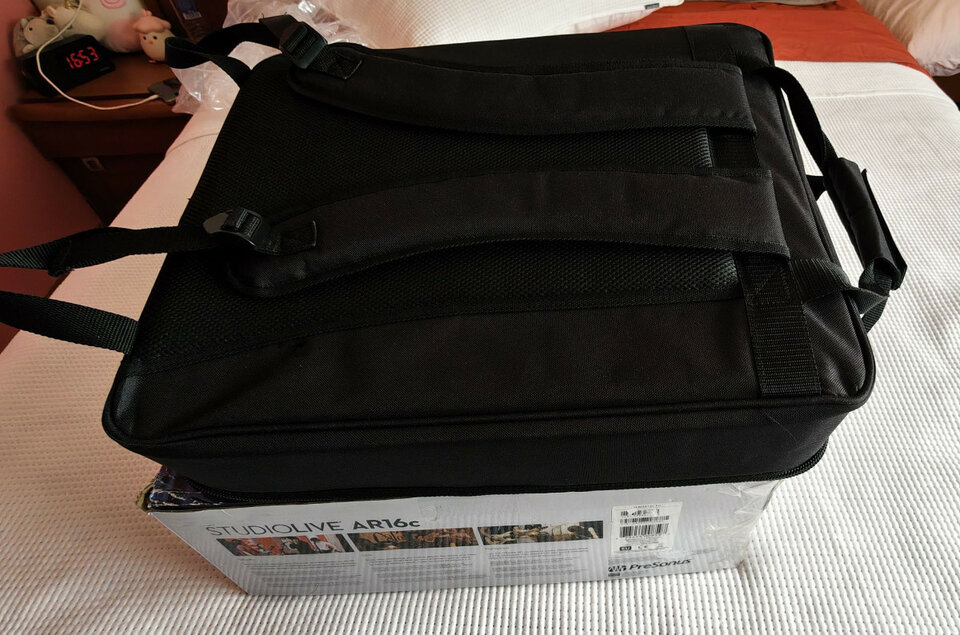 PreSonus StudioLive AR16c + funda, estuche, tarjetas y etiquetas magnéticas