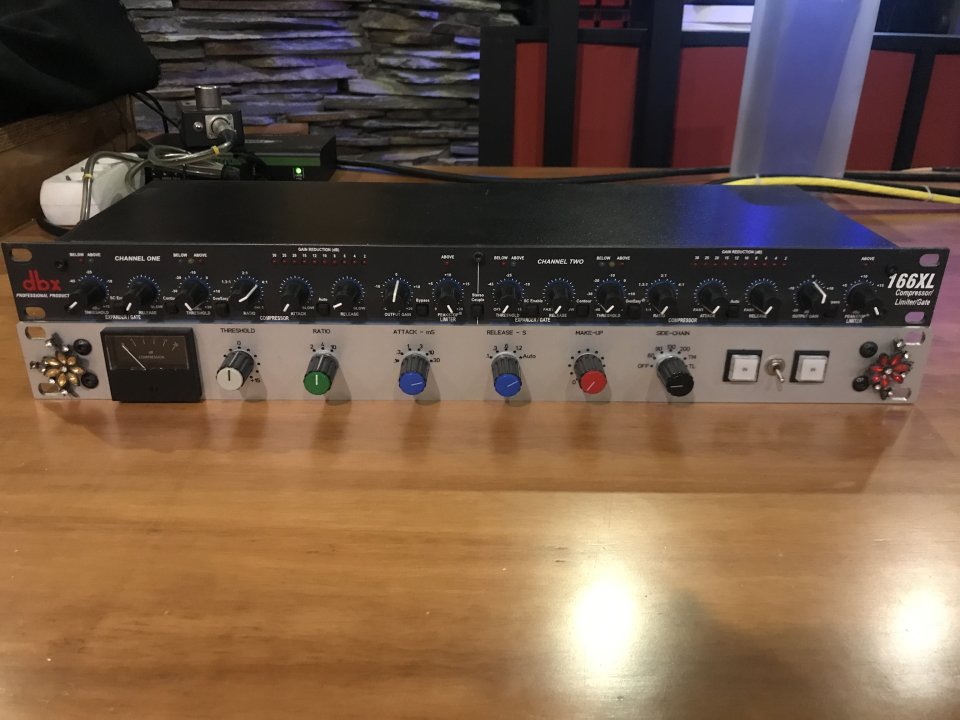 DBX 166XL Stereo Compressor / Limiter / Gate 2000s - Black