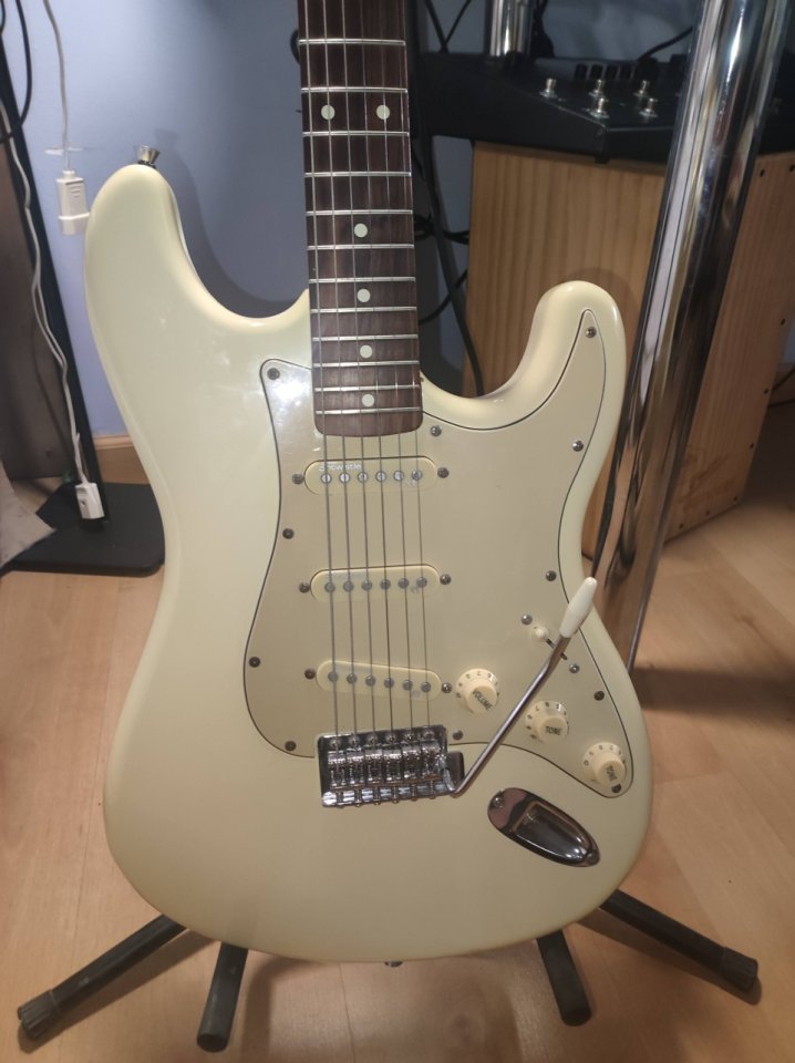 Guitarra Entwistle EST100