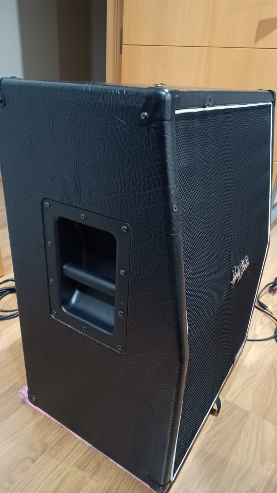 PANTALLA HARLEY BENTON G212 VERTICAL Celestion V30 de segunda mano · Foto 6 de 7 · Ciudad Real · 160 €