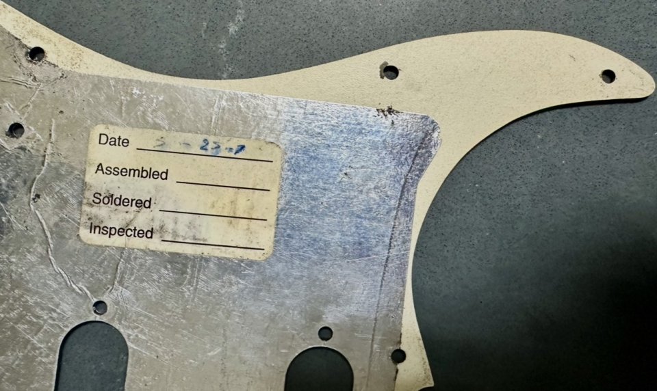 Fender Stratocaster VG Roland American Series golpeador relic. Original.