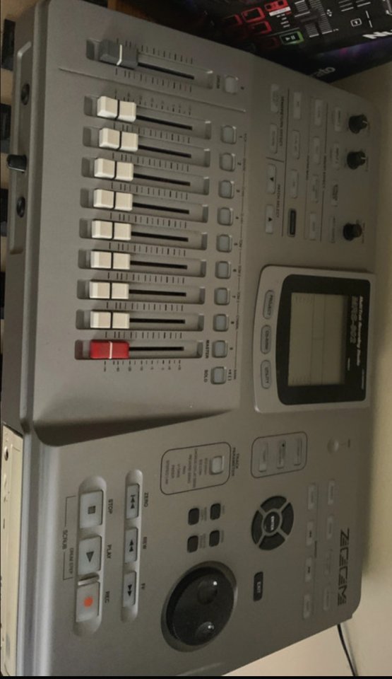 Grabadora Multipistas Zoom MRS-802 de segunda mano · Foto 4 de 5 · Barcelona · 120 €