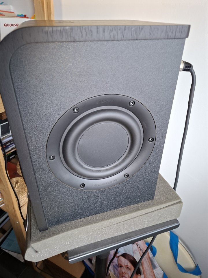 Sistema monitores Focal Shape 50 y Sub Focal One de segunda mano · Foto 6 de 10 · Gipuzkoa · 1000 €