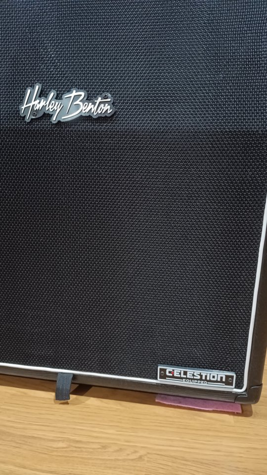 PANTALLA HARLEY BENTON G212 VERTICAL Celestion V30 de segunda mano · Foto 4 de 7 · Ciudad Real · 160 €
