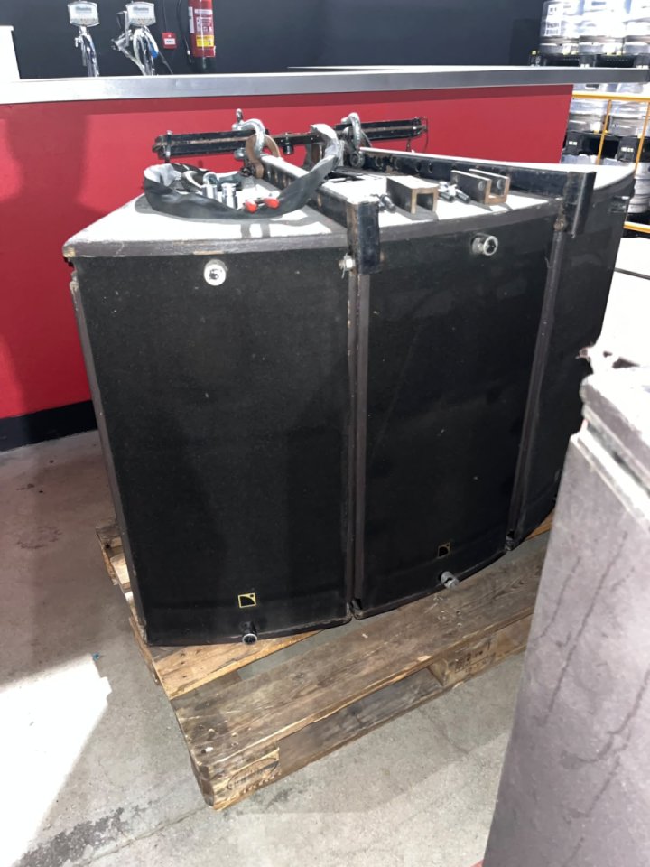 L-acoustics ARCS y SB218 de segunda mano · Foto 2 de 3 · Málaga · 18000 €