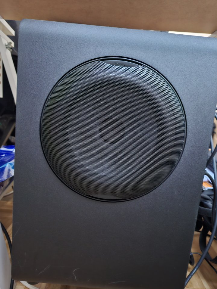 Sistema monitores Focal Shape 50 y Sub Focal One de segunda mano · Foto 10 de 10 · Gipuzkoa · 1000 €