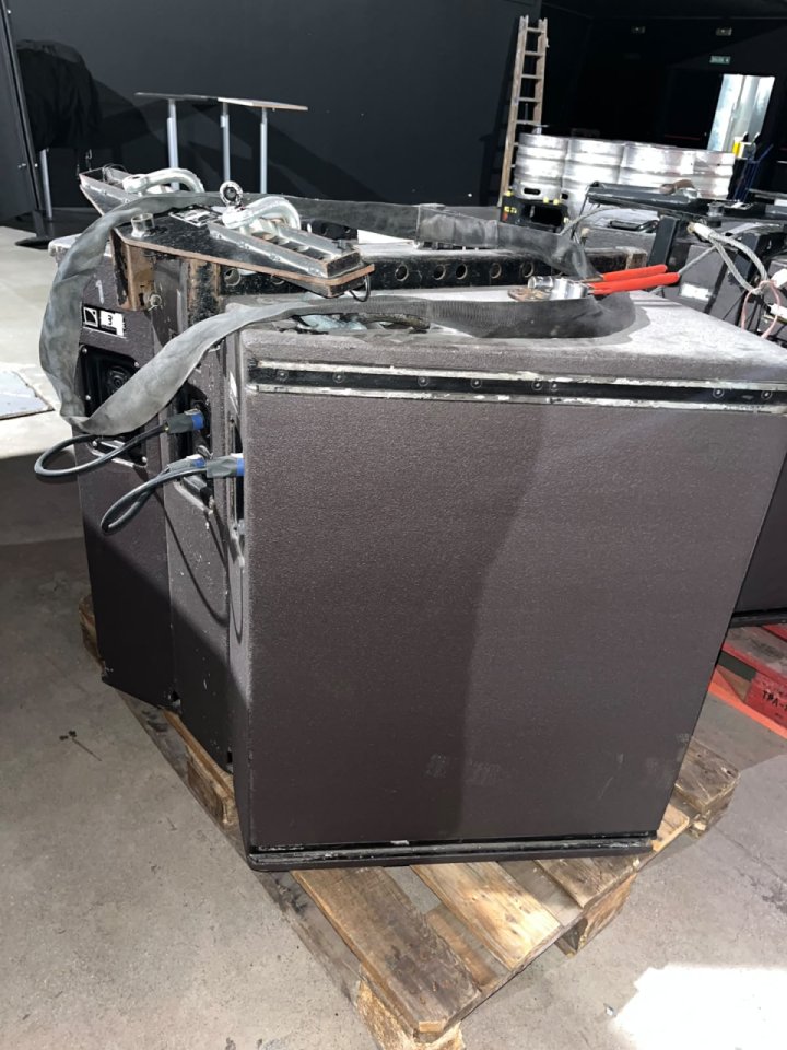L-acoustics ARCS y SB218 de segunda mano · Foto 3 de 3 · Málaga · 18000 €