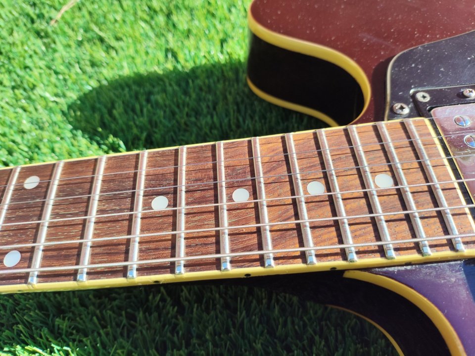 Varias guitarras por una sola de segunda mano · Foto 3 de 10 · Alicante