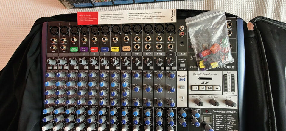 PreSonus StudioLive AR16c + funda, estuche, tarjetas y etiquetas magnéticas