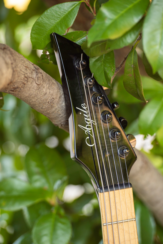 Agile Septor Pro 627 27" 6 Cuerdas Baritona EMG