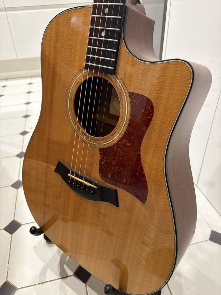 Guitarra Taylor 310ce