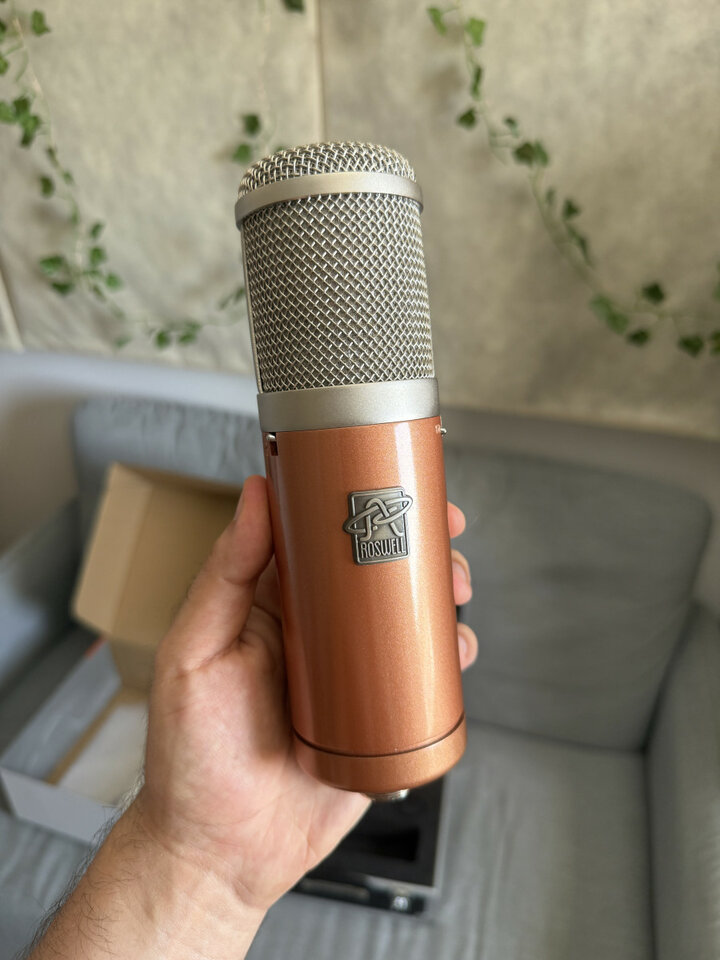 Microfono Roswell Colares