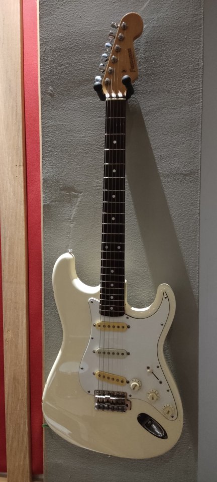 Fernandes stratocaster