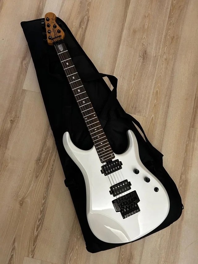 Sterling by Music Man JP160 + DiMarzio + Booster de segunda mano · Foto 1 de 9 · Girona · 825 €