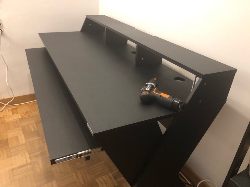 Mesa de Trabajo Glorius Sound Desk Pro Black de segunda mano · Foto 1 de 5 · Madrid · 250 €