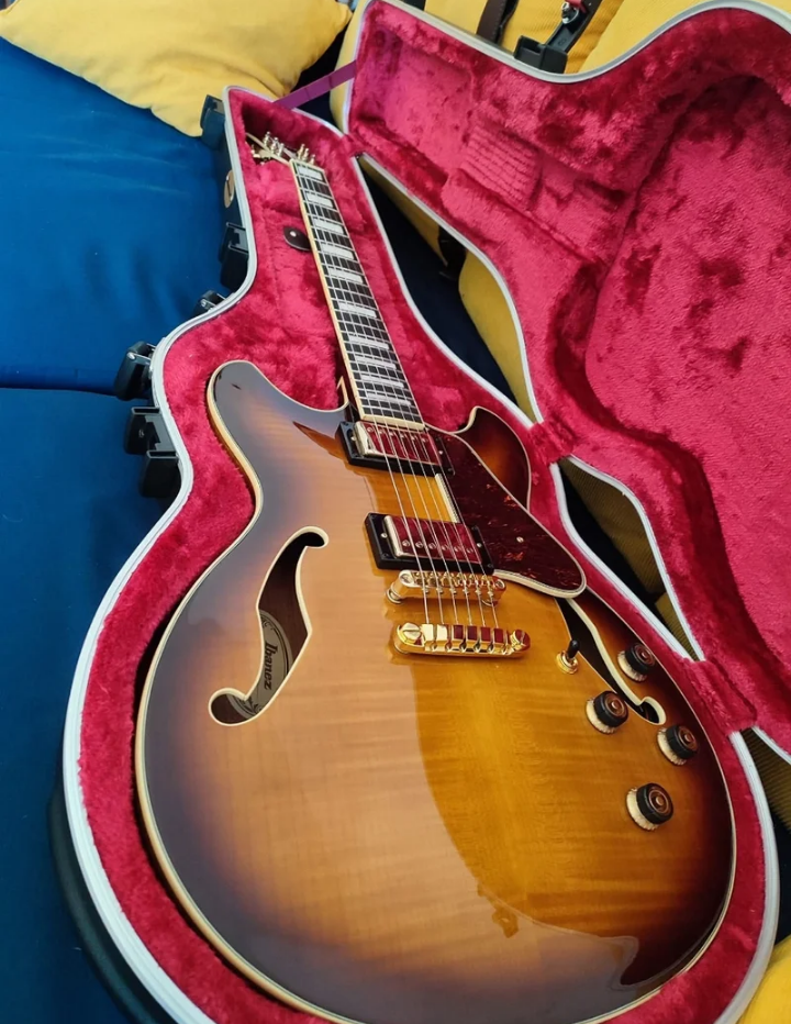 (Reservada)Ibanez AS93 estuche y envío incluidos