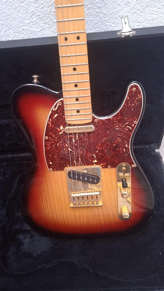 Valley Arts Telecaster Custom Pro made in USA