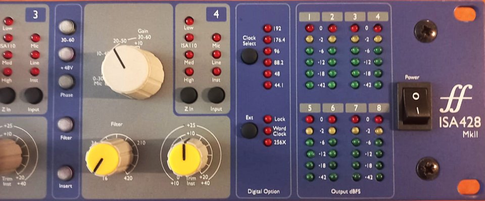 Preamplificador Focusrite ISA 428 MKII