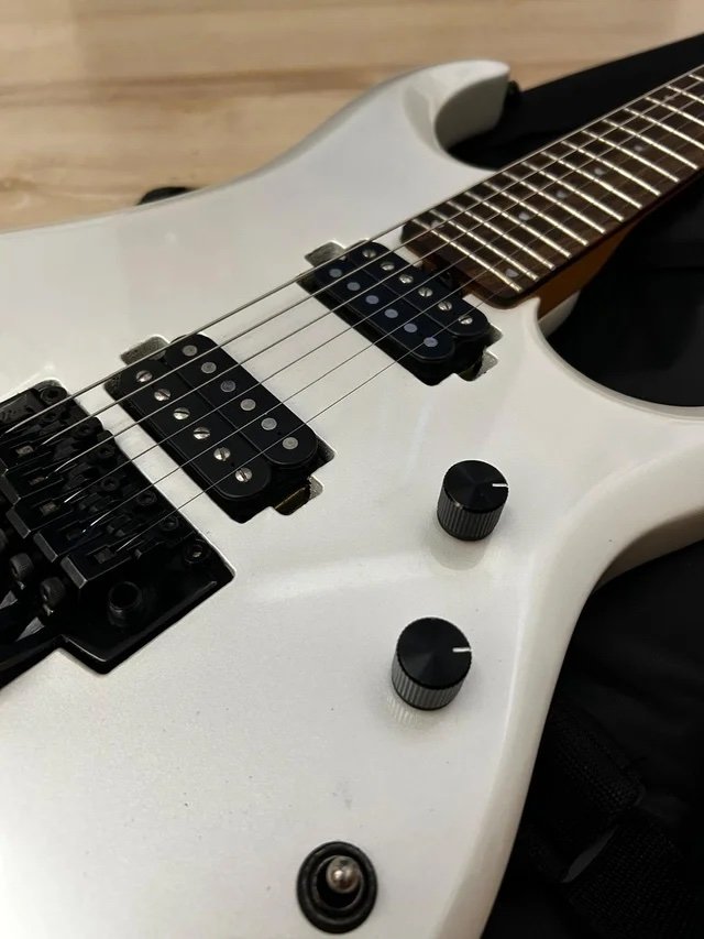Sterling by Music Man JP160 + DiMarzio + Booster de segunda mano · Foto 2 de 9 · Girona · 825 €
