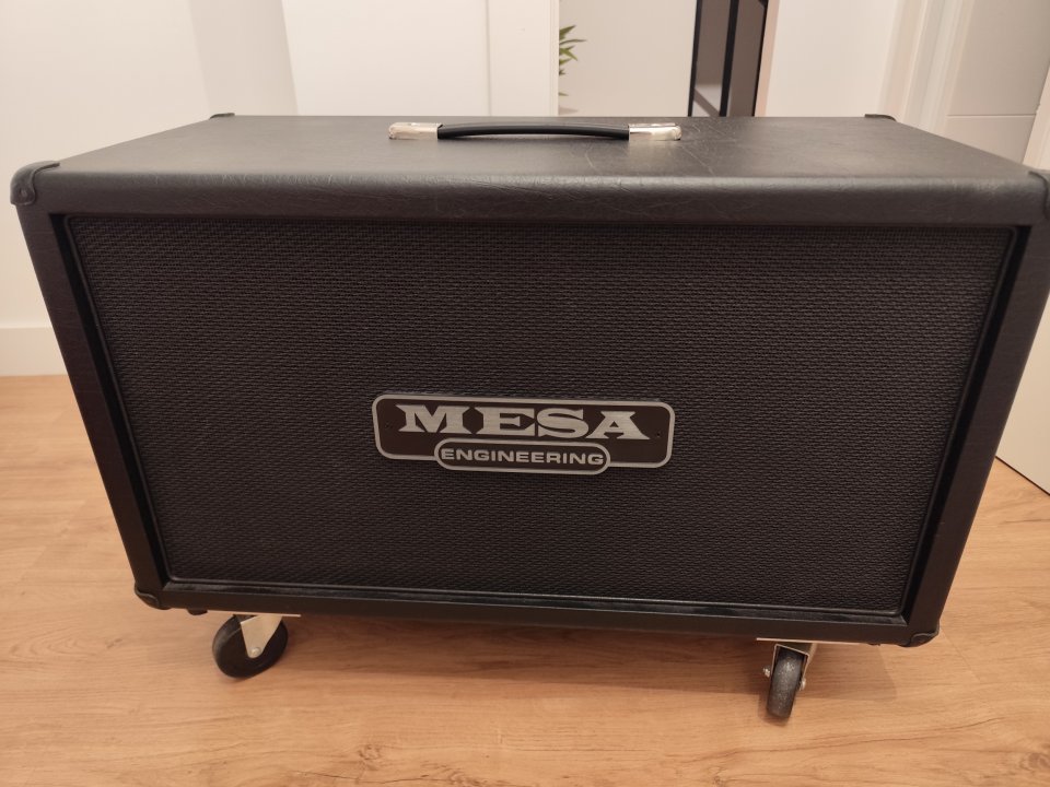 Pantalla 2x12 Mesa Boogie Horizontal de segunda mano · Foto 1 de 3 · Madrid · 680 €