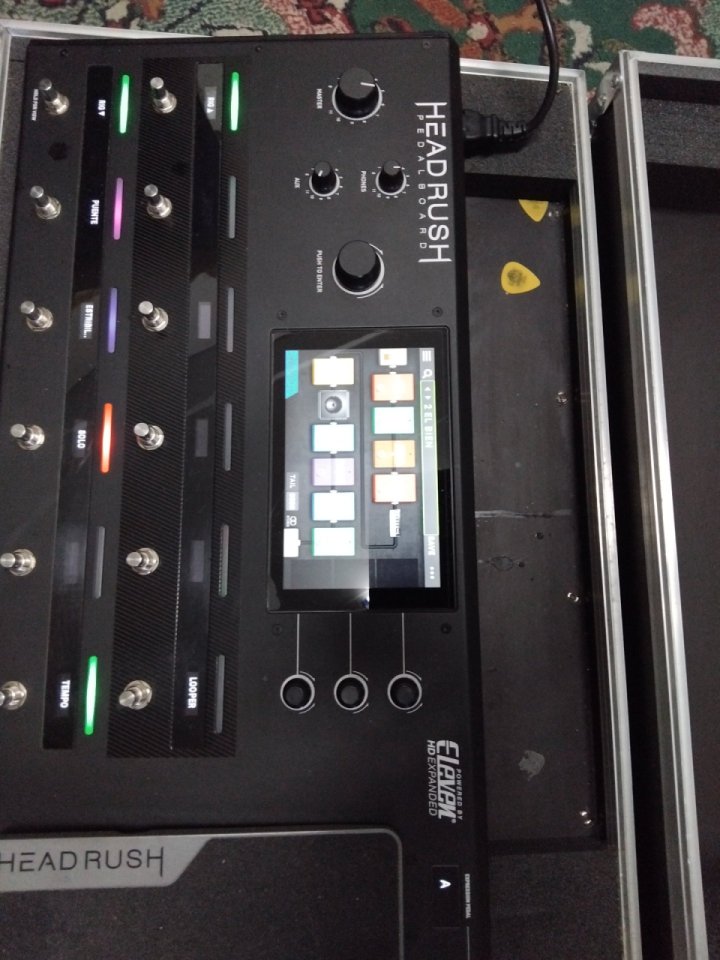 Headrush pedalboard + flycase + choptones + ir de segunda mano · Foto 2 de 4 · Huesca · 500 €