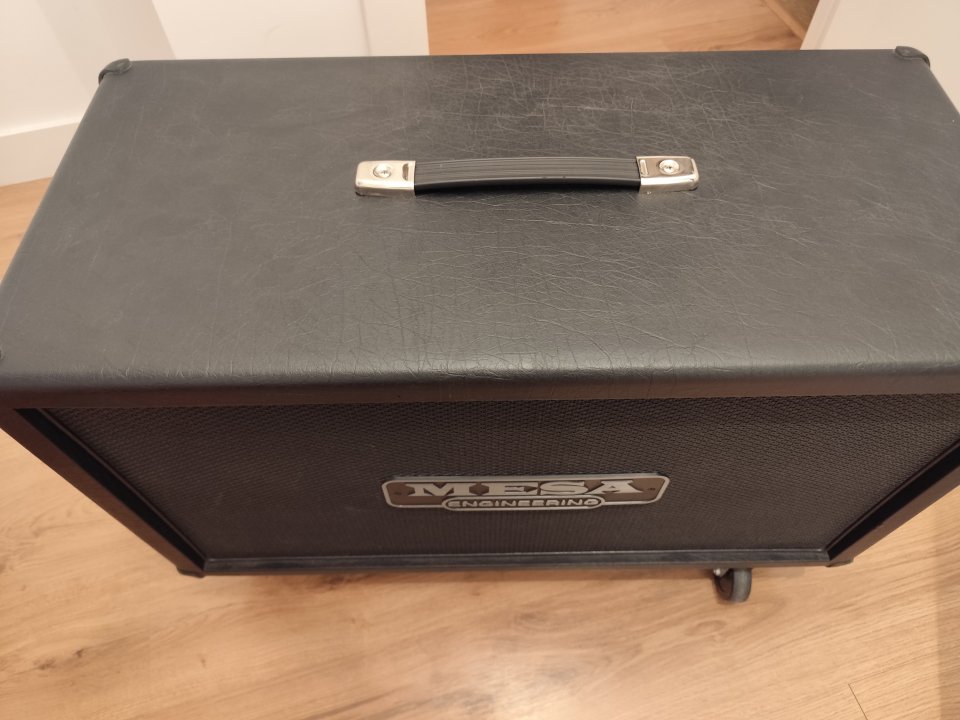 Pantalla 2x12 Mesa Boogie Horizontal de segunda mano · Foto 2 de 3 · Madrid · 680 €