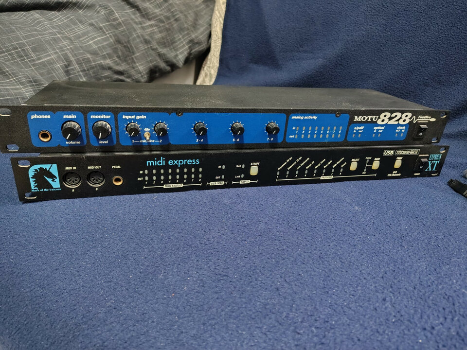 MOTU 828 FireWire & MOTU midi express XT