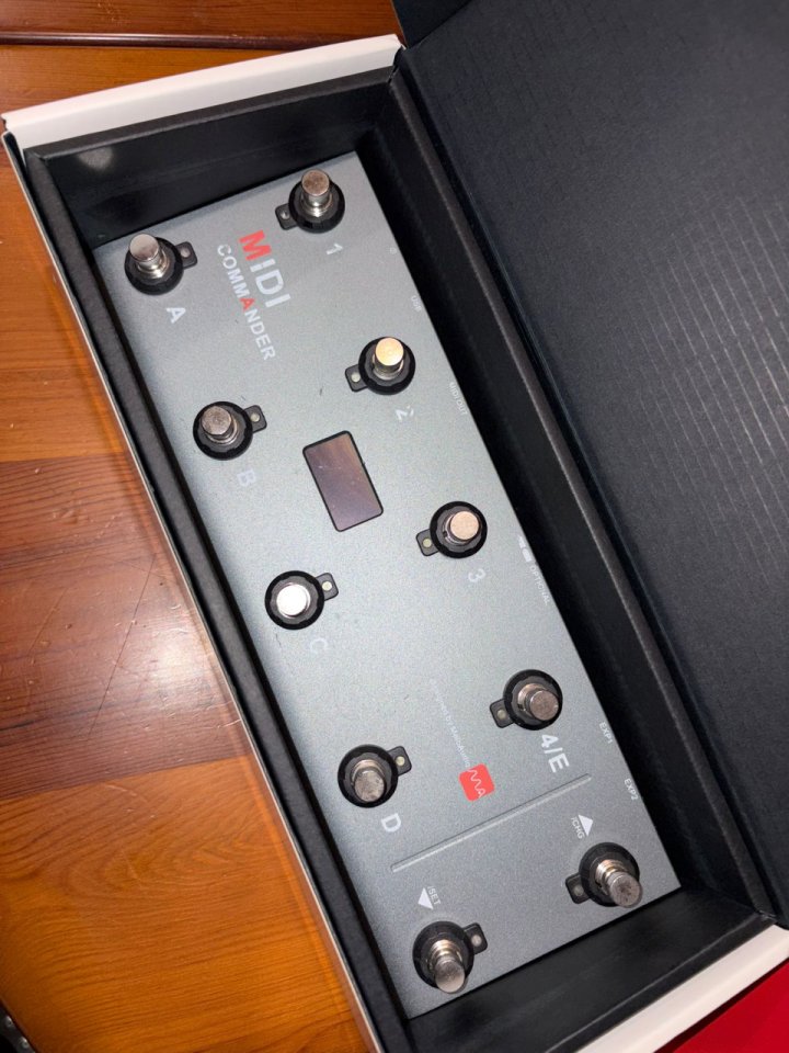 Controlador MIDI Meloaudio MIDI Commander