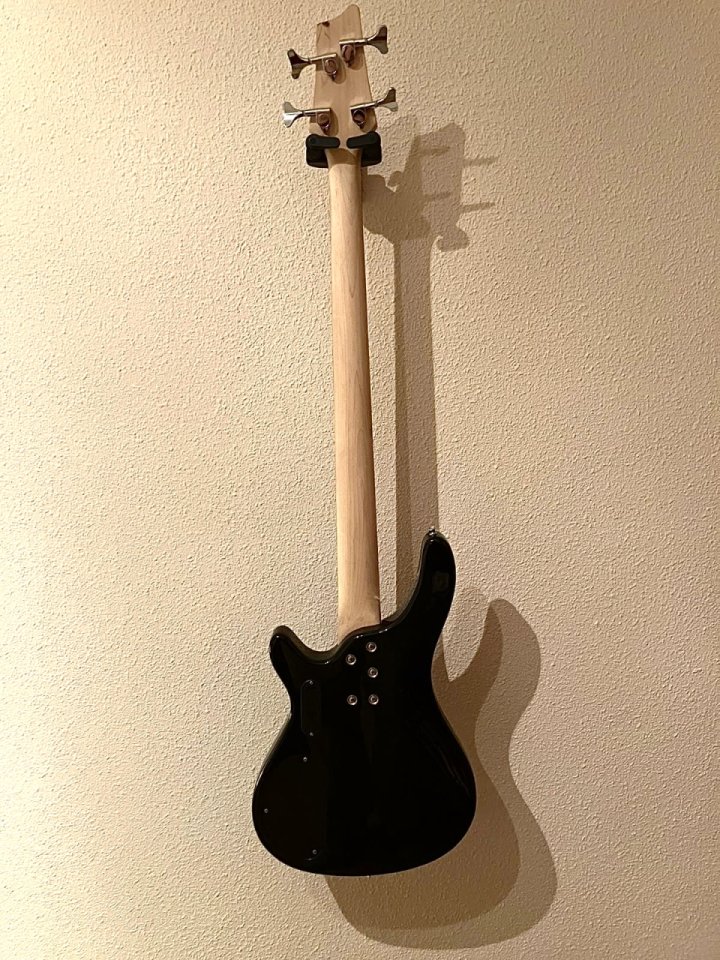 Bajo Harley Benton Activo Negro