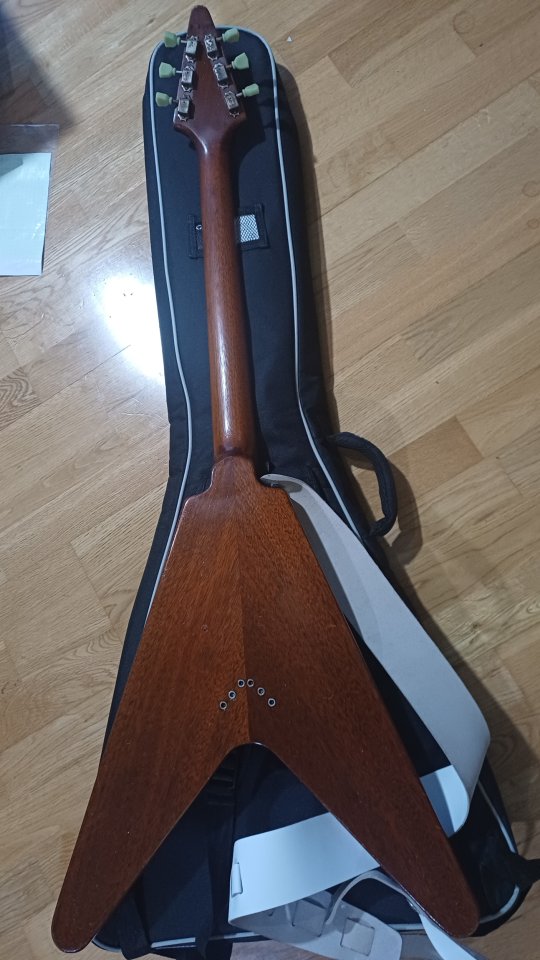 Flying V custom order Toxo luthier, como nueva.