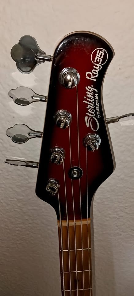 Sterling Ray 35 by Musicman de segunda mano · Foto 2 de 2 · Huelva · 700 €