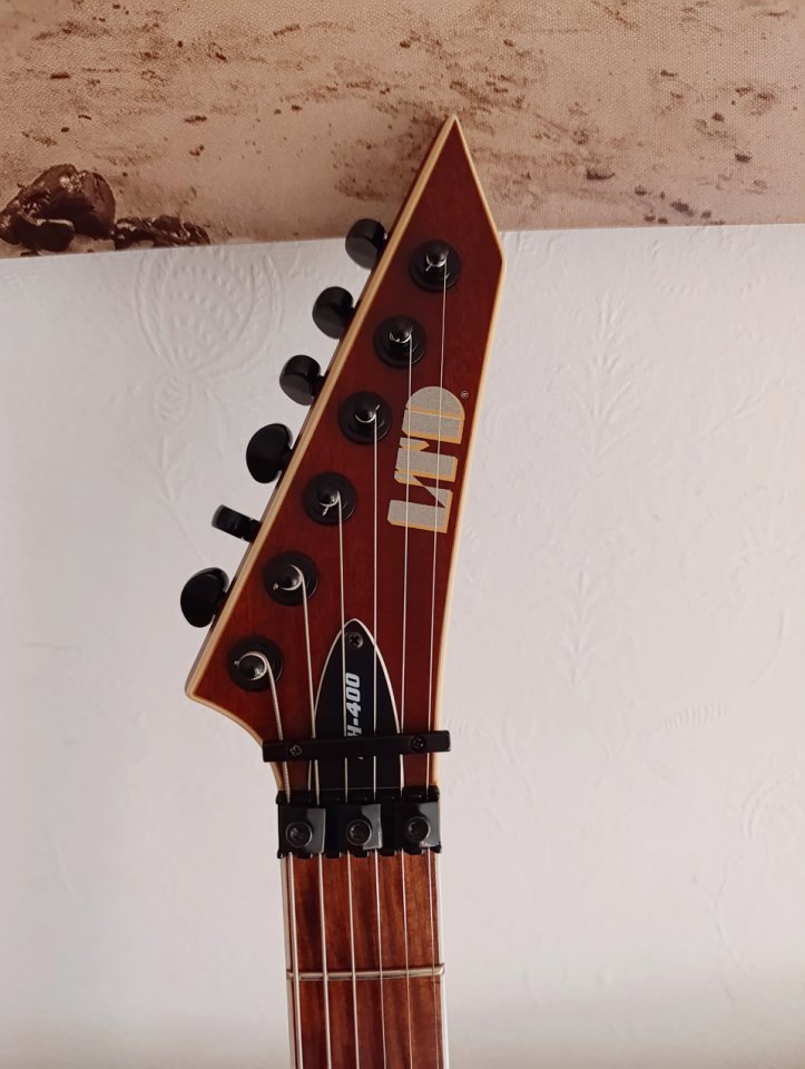 ESP LTD MH 400 NS (Última semana, el lunes la retiro))