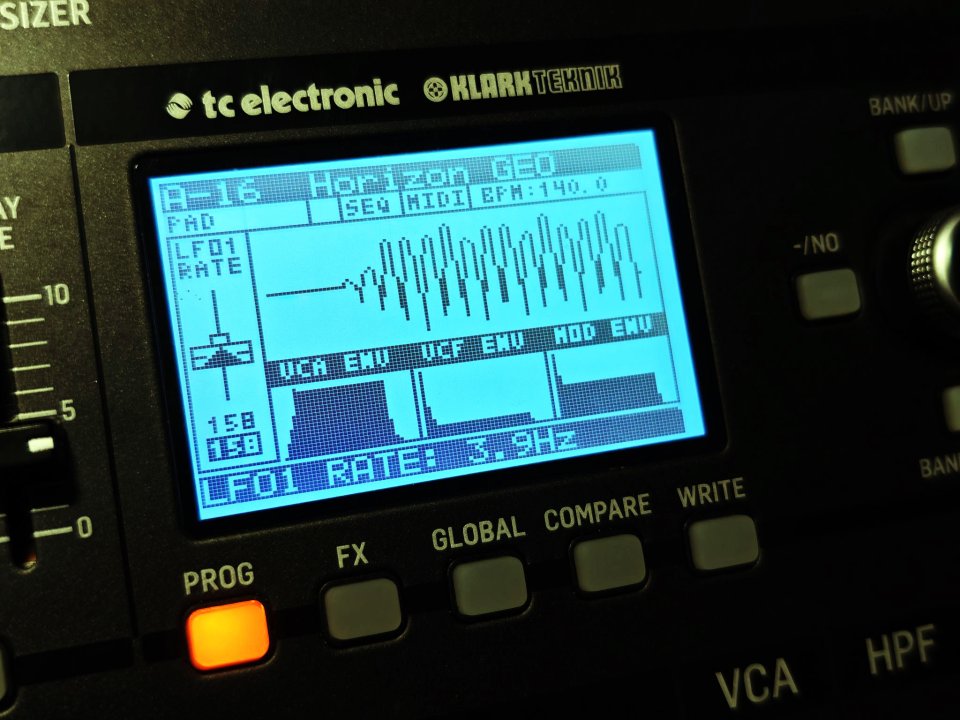 Behringer Deepmind 12D + Extras