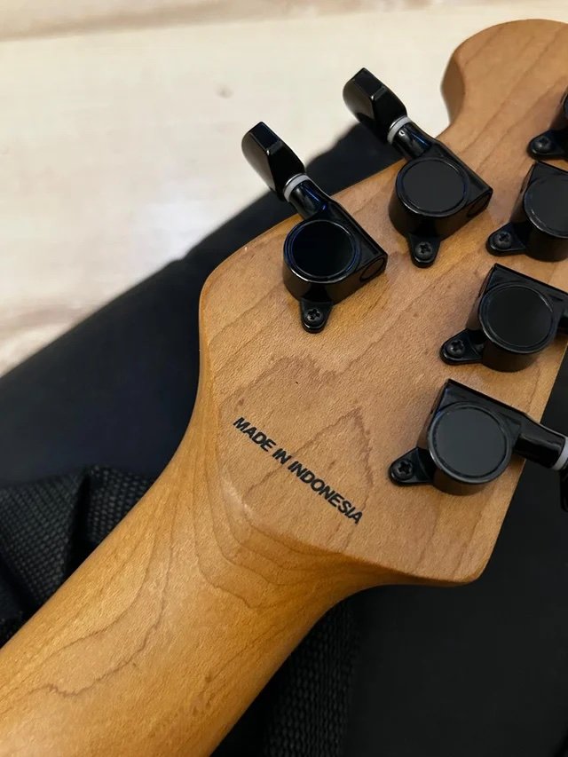 Sterling by Music Man JP160 + DiMarzio + Booster de segunda mano · Foto 8 de 9 · Girona · 825 €