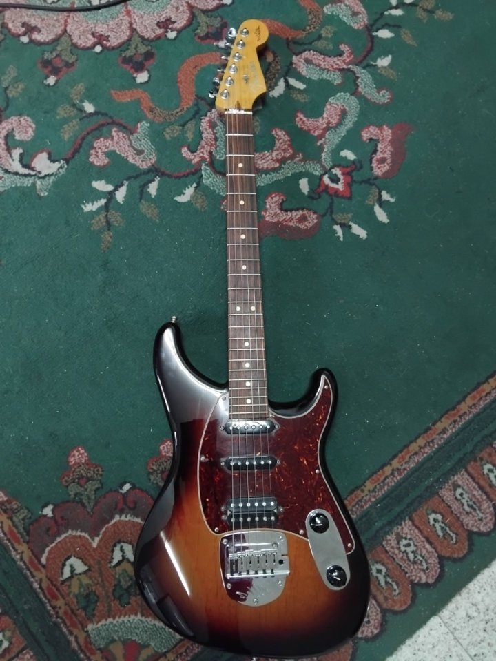 Fender Sergio Vallin Signature RESERVADA