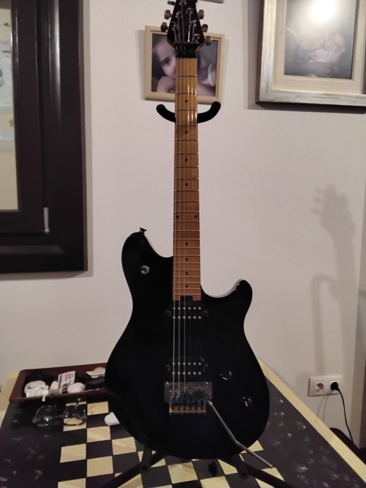 Evh wolfgang standard de segunda mano · Foto 1 de 10 · Castellón · 385 €