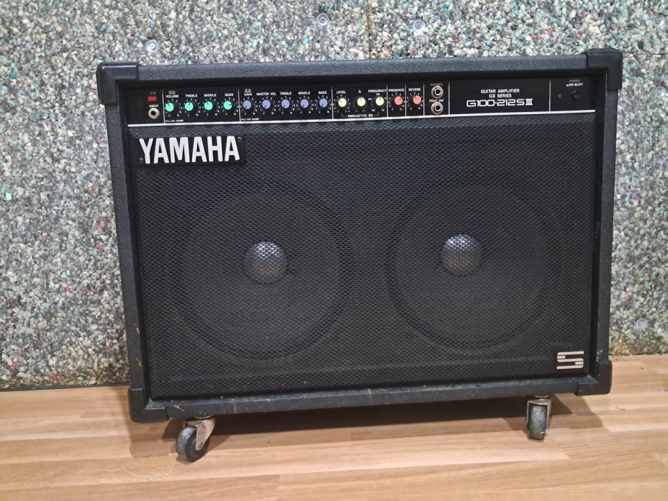 Amplificador Yamaha G 100 - 200 S lll Japan de los 80 IMPECABLE de los de segunda mano · Foto 1 de 10 · Cádiz · 850 €