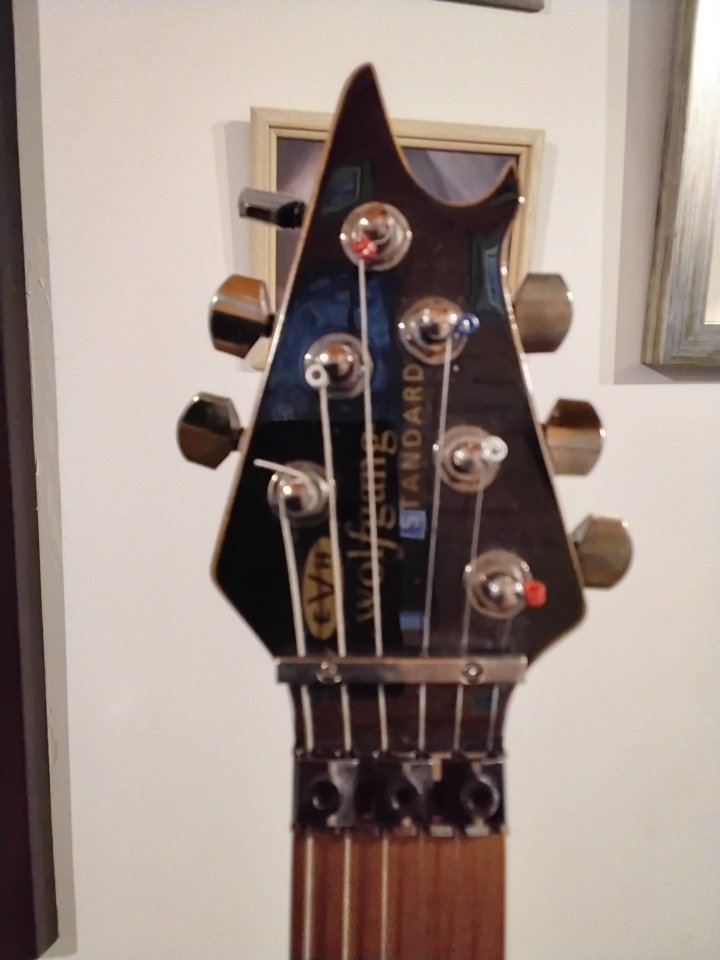 Evh wolfgang standard de segunda mano · Foto 3 de 10 · Castellón · 385 €